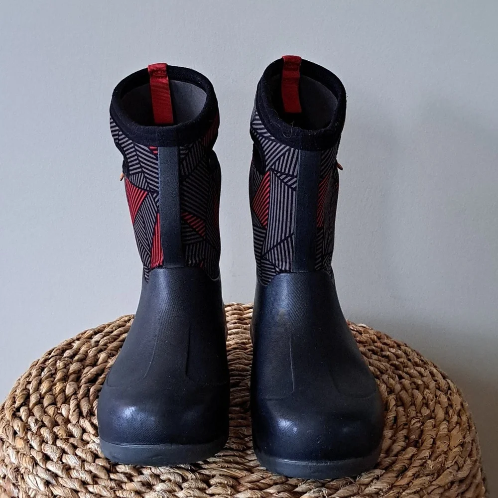 BOGS Boys Neoclassic Red/Black Geometric‎ Print Waterproof/Insulated Boots 5